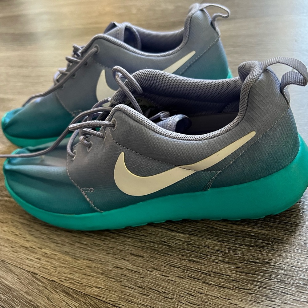 Nike Roshe Run Women’s Sz 6.5